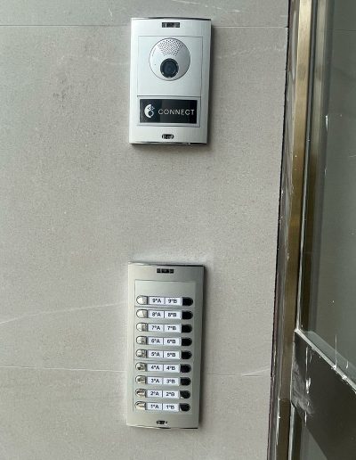 instalación de videoportero con altura para discapacitados en Avilés